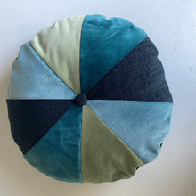 Load image into Gallery viewer, Small patchwork pie Velvet round cushion
