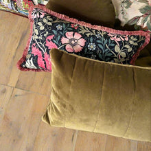 Load image into Gallery viewer, Quilted velvet velvet lumbar cushion cover
