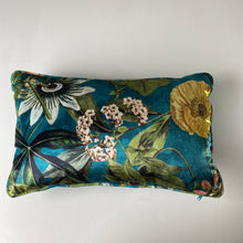 Load image into Gallery viewer, Rectangle Passiflora print velvet piped cushion
