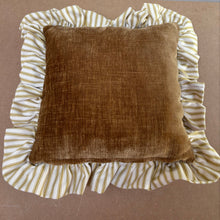 Load image into Gallery viewer, Vintage floral print ruffle 38x38cm handmade cushion
