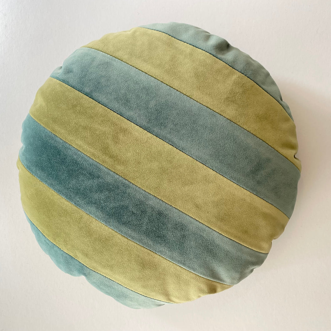 Diagonal stripe Large velvet round cushion